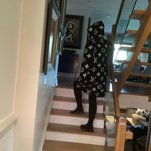 Louis Vuitton Gorgeous Coat New Black White with hood ,big front pockets ❤️❤️❤️ - Picture 3 of 11